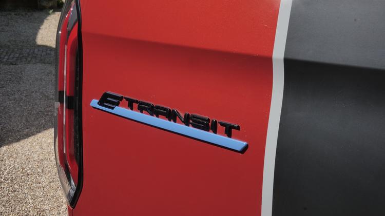 FORD E-TRANSIT CUSTOM 320 L2 ELECTRIC RWD 210kW 65kWh H1 Van MS-RT Auto